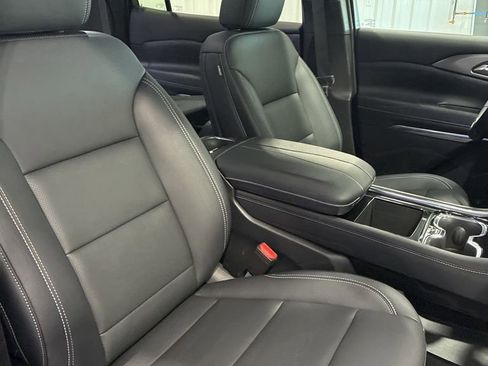 Used 2026 Chevrolet Traverse LT image 39