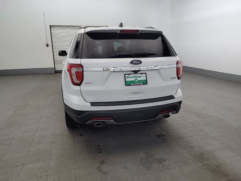 Used 2018 Ford Explorer XLT AWD/4WD image 6