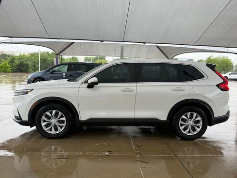 Used 2023 Honda CR-V LX image 2