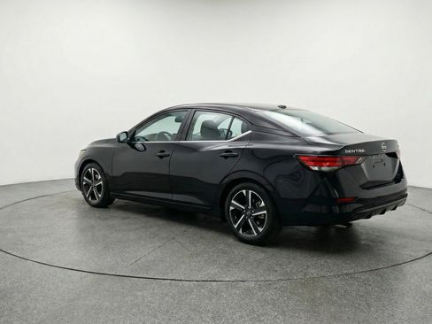 Used 2025 Nissan Sentra SV image 6
