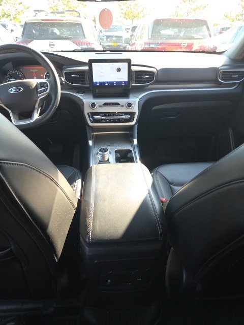 Used 2024 Ford Explorer XLT w/ Equipment Group 202A AWD/4WD image 13