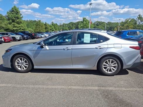 Used 2025 Toyota Camry LE FWD image 4