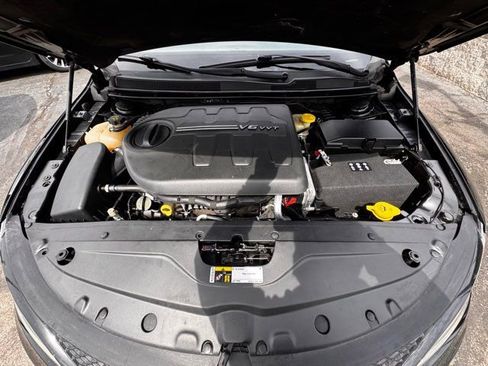 Used 2016 Chrysler 200 S w/ Comfort Group image 7