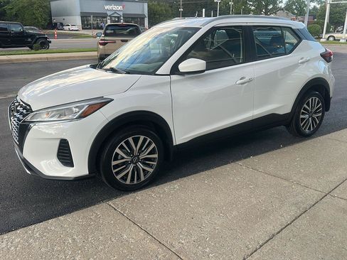 Used 2024 Nissan Kicks SV FWD image 6