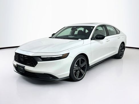 Used 2024 Honda Accord Sport image 3