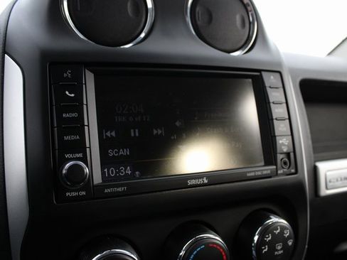 Used 2014 Jeep Compass Latitude image 11