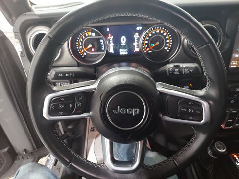 Used 2021 Jeep Wrangler Unlimited Sahara w/ Uconnect 4C Nav & Sound Group AWD/4WD image 10