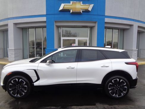 New 2025 Chevrolet Blazer EV RS image 1