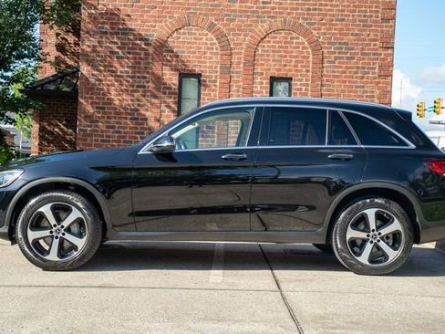 Used 2021 Mercedes-Benz GLC 300 4MATIC image 7