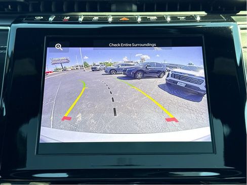Used 2023 Jeep Grand Cherokee L Laredo AWD/4WD image 21