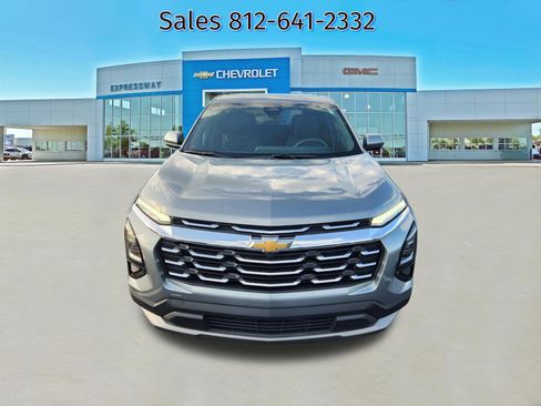 Used 2026 Chevrolet Equinox LT FWD image 2