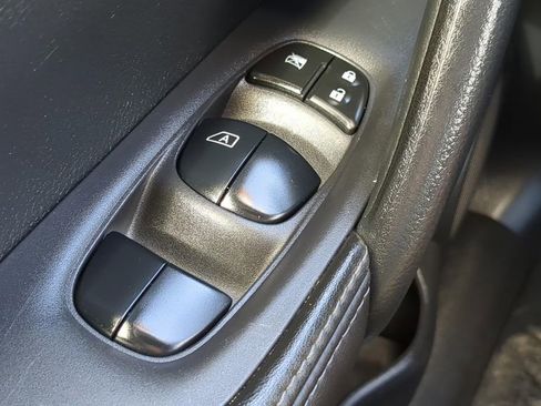 Certified 2020 Nissan Rogue Sport S image 29