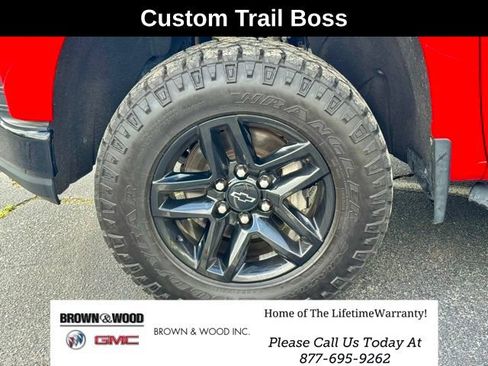 Used 2021 Chevrolet Silverado 1500 Custom Trail Boss w/ LPO, Dark Essentials Package AWD/4WD image 29