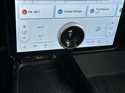 Certified 2025 Ford Mustang Mach-E Premium image 20