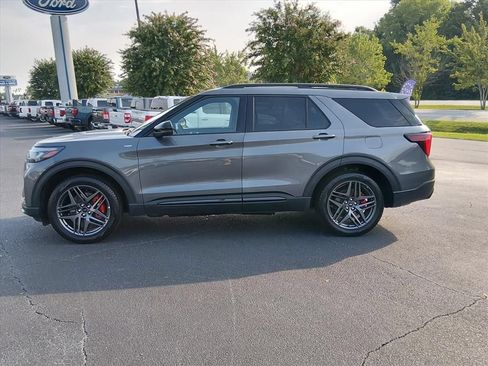 Certified 2025 Ford Explorer ST-Line w/ ST-Line Street Pack AWD/4WD image 7