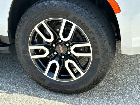 Used 2024 GMC Yukon AT4 image 7