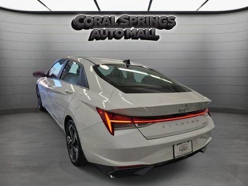 Used 2023 Hyundai Elantra Limited w/ Winter Weather Package FWD image 4