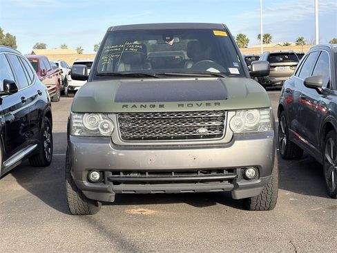 Used 2011 Land Rover Range Rover HSE image 2