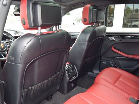 Used 2019 Porsche Macan AWD/4WD image 37