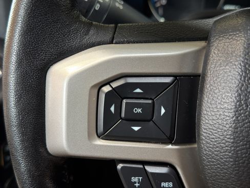 Used 2019 Ford F150 Lariat w/ Equipment Group 502A Luxury AWD/4WD image 23