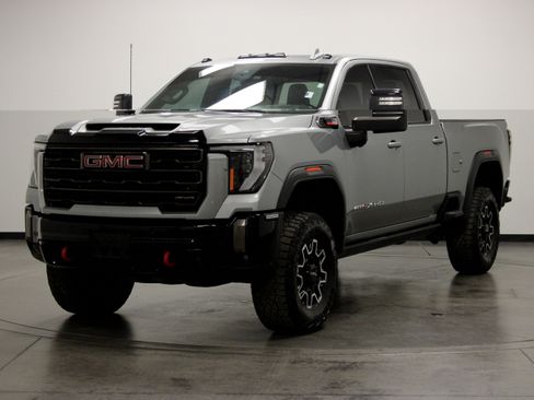 Used 2024 GMC Sierra 2500 AT4X AWD/4WD image 4