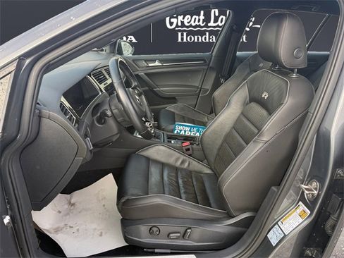 Used 2018 Volkswagen Golf R 4-Door image 9