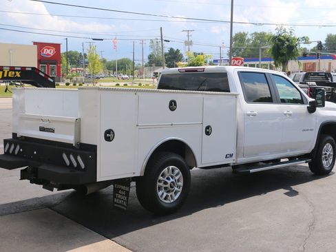 Used 2025 Chevrolet Silverado 2500 LT w/ Convenience Package AWD/4WD image 5