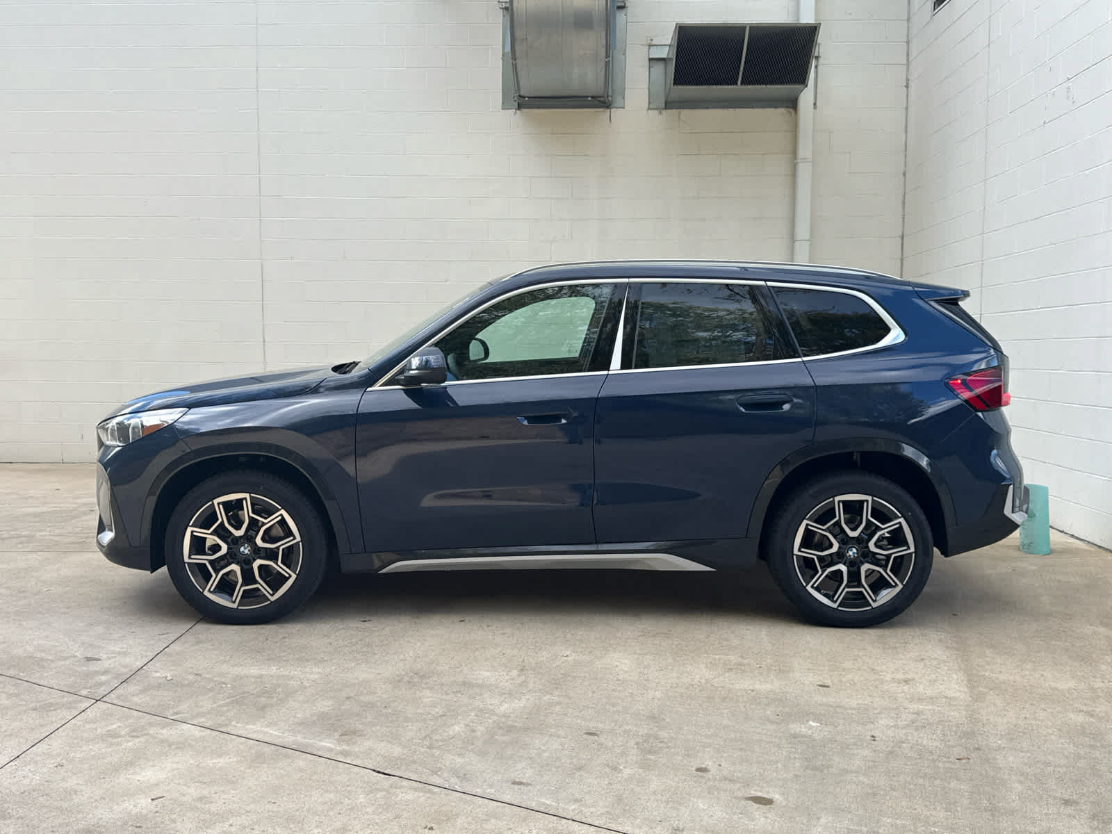 Used 2026 BMW X1 xDrive28i w/ Convenience Package AWD/4WD image 5