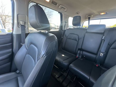 Used 2023 Nissan Pathfinder SL w/ Lighting Package (N92) AWD/4WD image 12