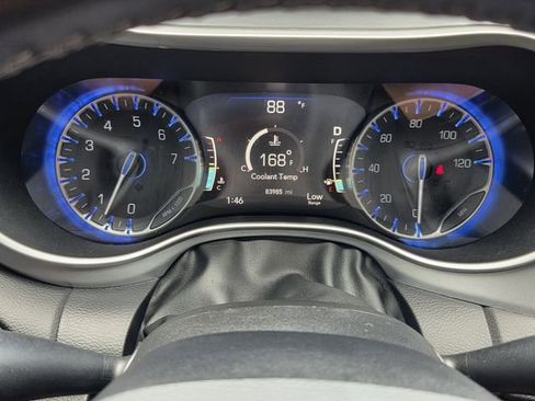 Used 2020 Chrysler Pacifica Touring-L Plus w/ Advanced Safetytec Group FWD image 28