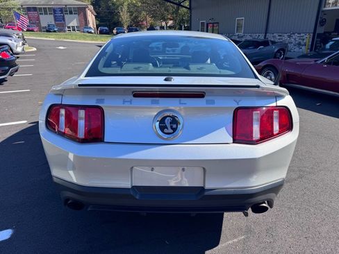 Used 2010 Ford Mustang Shelby GT500 image 4
