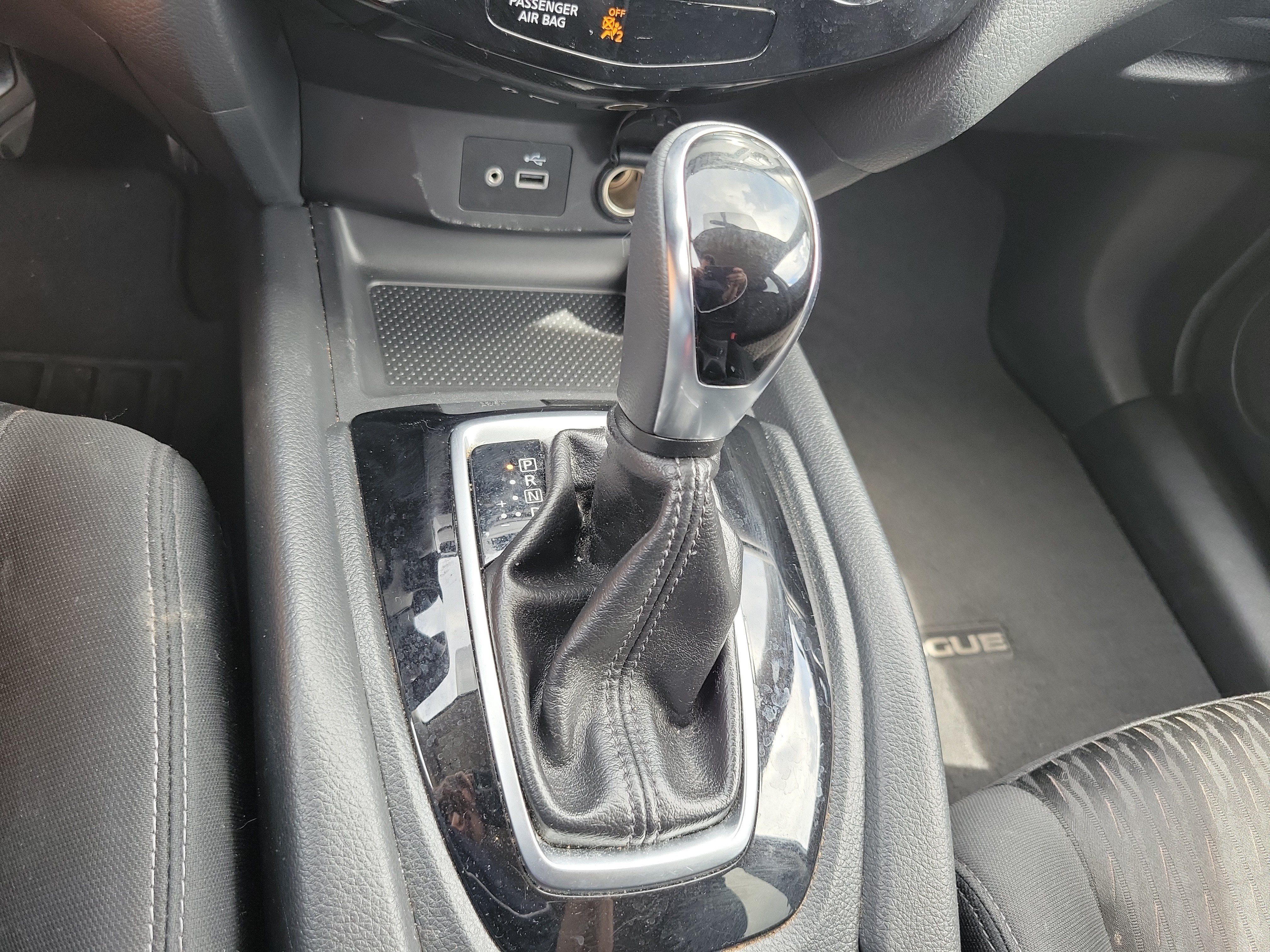Used 2018 Nissan Rogue SV AWD/4WD image 29
