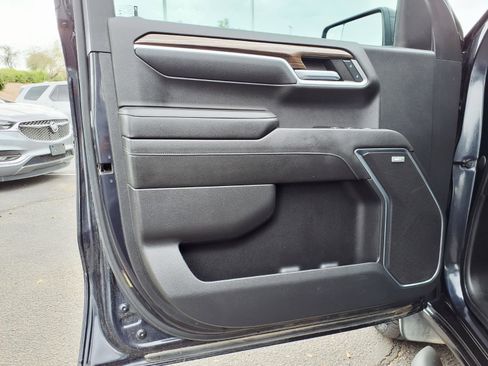 Used 2022 Chevrolet Silverado 1500 RST w/ Convenience Package II AWD/4WD image 19