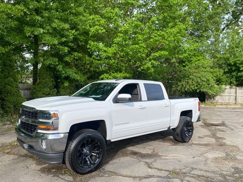 Used 2017 Chevrolet Silverado 1500 LT w/ All Star Edition AWD/4WD image 1