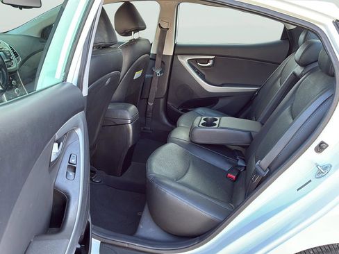 Used 2015 Hyundai Elantra Limited FWD image 16