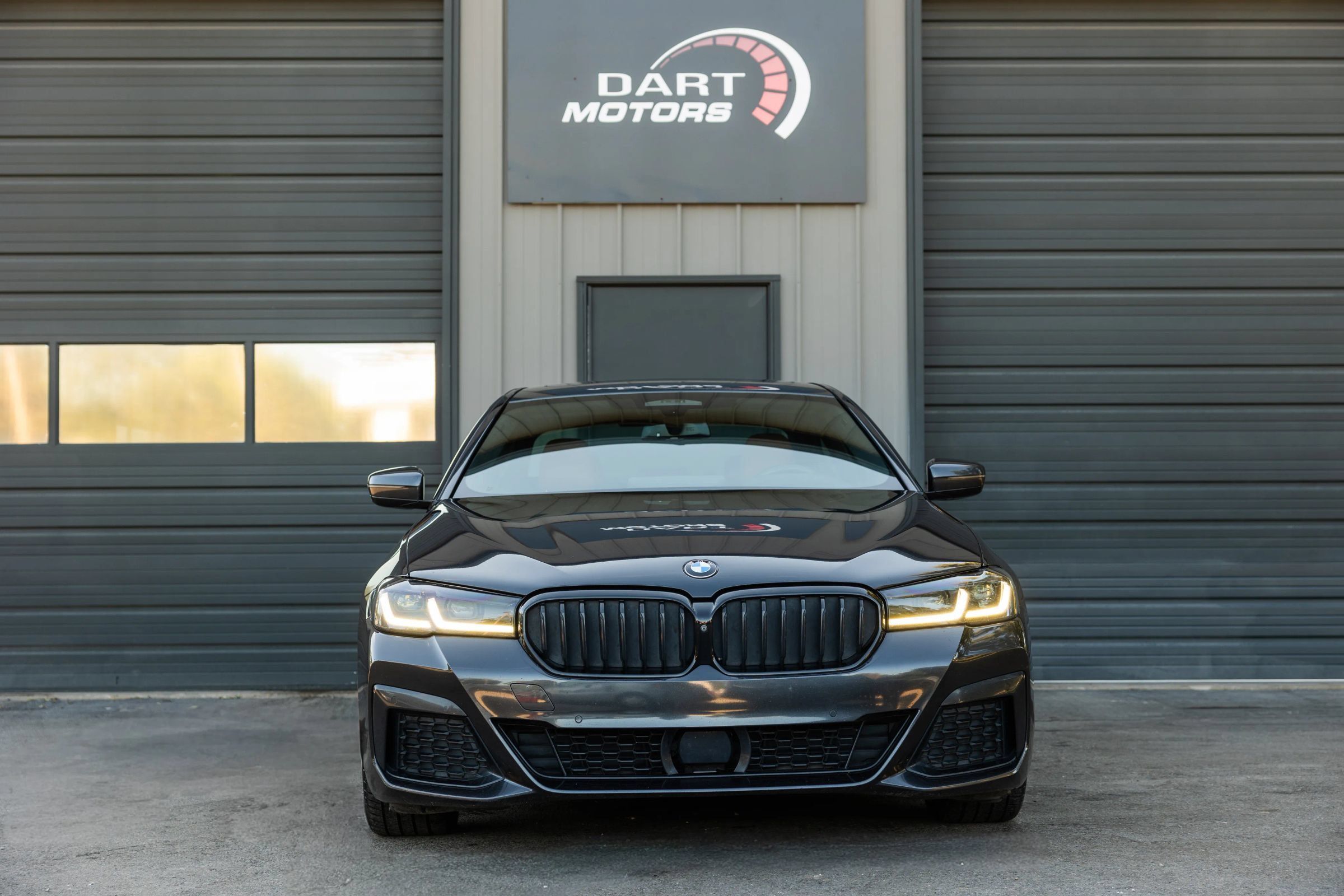 Used 2021 BMW 530i w/ M Sport Package RWD image 2