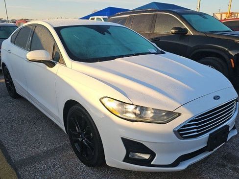 Used 2020 Ford Fusion SE w/ Equipment Group 151A image 4