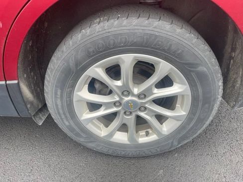 Used 2018 Chevrolet Equinox LT FWD image 11