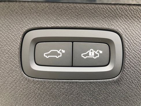 New 2026 Volvo XC90 B6 Ultra w/ Protection Package Premier image 39