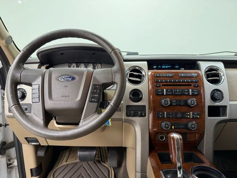 Used 2010 Ford F150 Lariat RWD image 19
