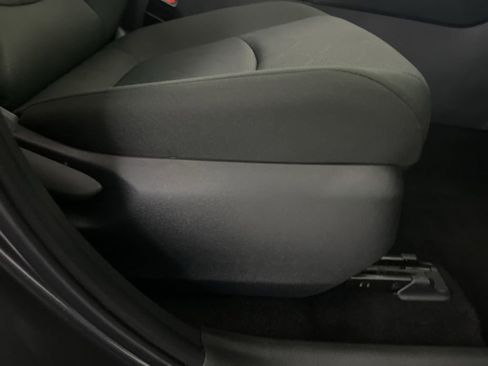 Used 2025 Toyota RAV4 XLE image 58