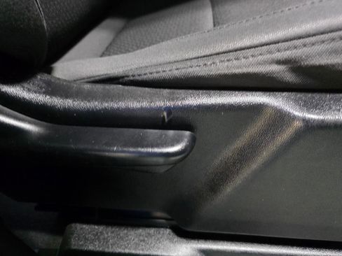 Used 2021 Chevrolet Silverado 1500 Custom image 26