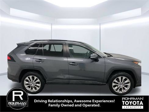 Used 2021 Toyota RAV4 XLE Premium AWD/4WD image 8