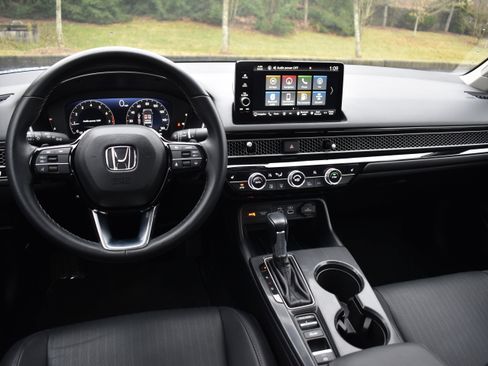 Used 2023 Honda Civic Touring image 25