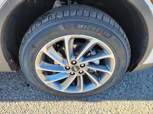 New 2026 Lincoln Corsair Premiere image 19