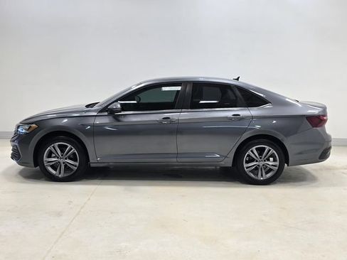 Used 2023 Volkswagen Jetta SE FWD image 9