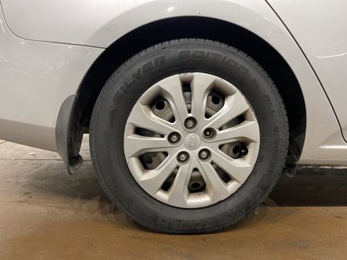 Used 2012 Kia Forte EX image 15