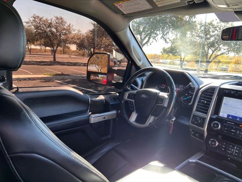 Used 2021 Ford F350 Lariat w/ Chrome Package image 30