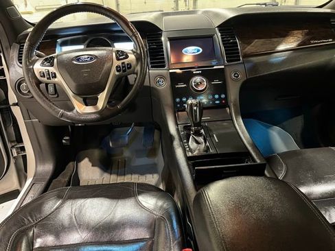 Used 2018 Ford Taurus Limited image 16