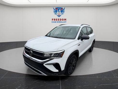 Used 2022 Volkswagen Taos S image 1